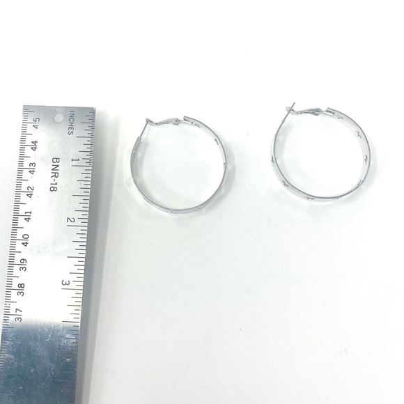 New Urban Outfitters Star Icon Hoop Earrings Cowboy Silver - Picture 7 of 7